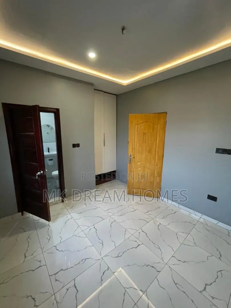 3bdrm House in Lake Side Estate for sale