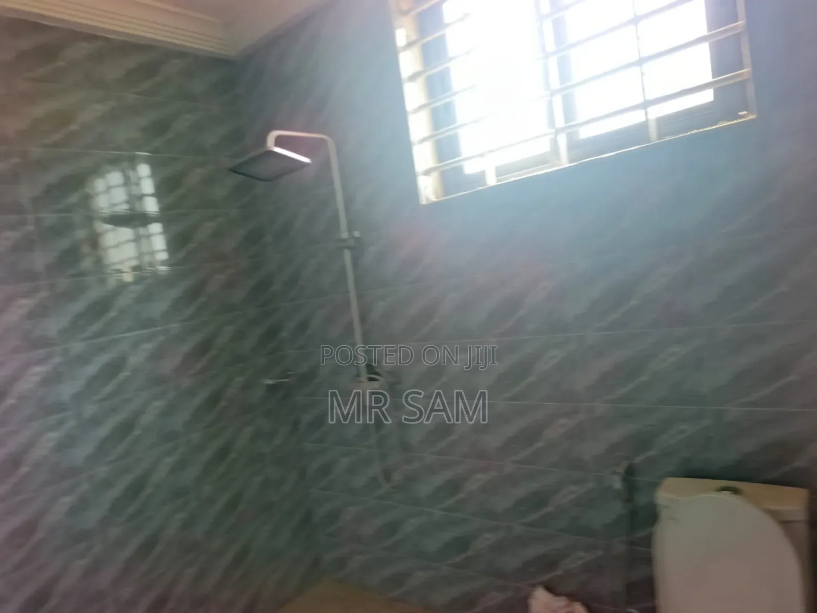 5bdrm House in Kakraba To Adade, Kasoa for sale