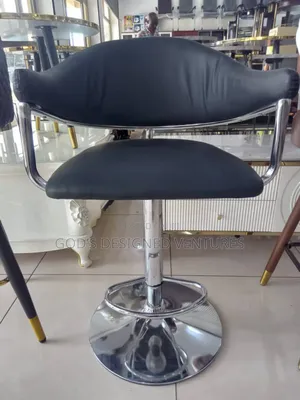 Solid and Strong Saloon Chair