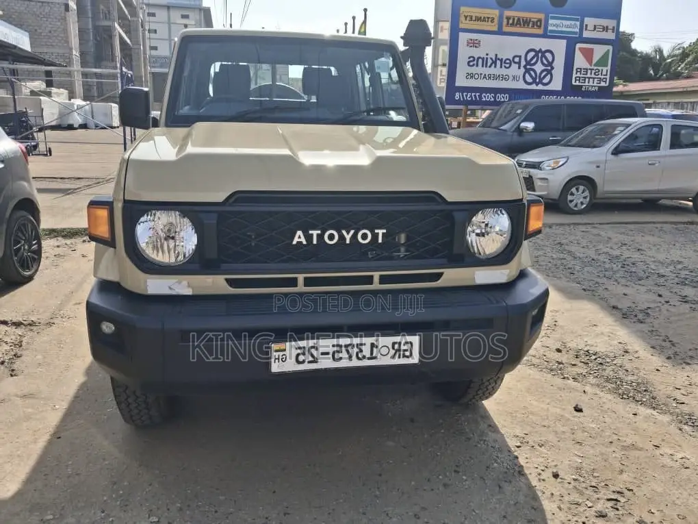 Toyota Land Cruiser 79 Series 2025 Gold