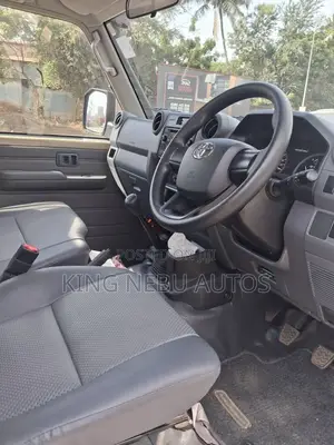 Toyota Land Cruiser 79 Series 2025 Gold