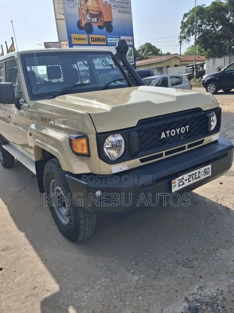 Toyota Land Cruiser 79 Series 2025 Gold