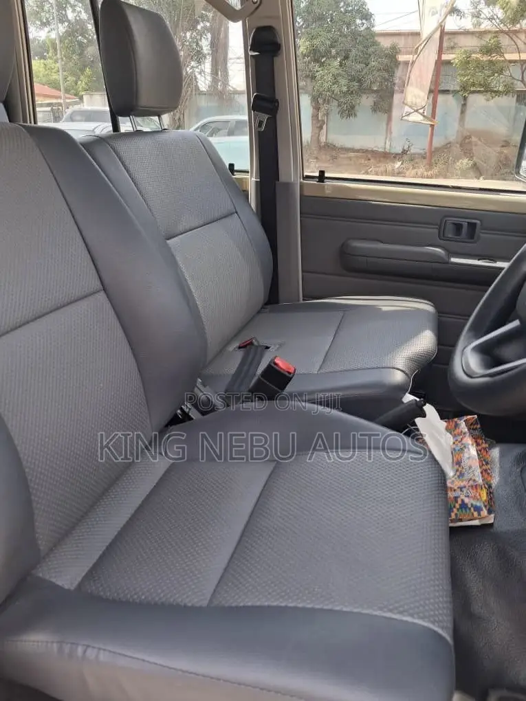 Toyota Land Cruiser 79 Series 2025 Gold