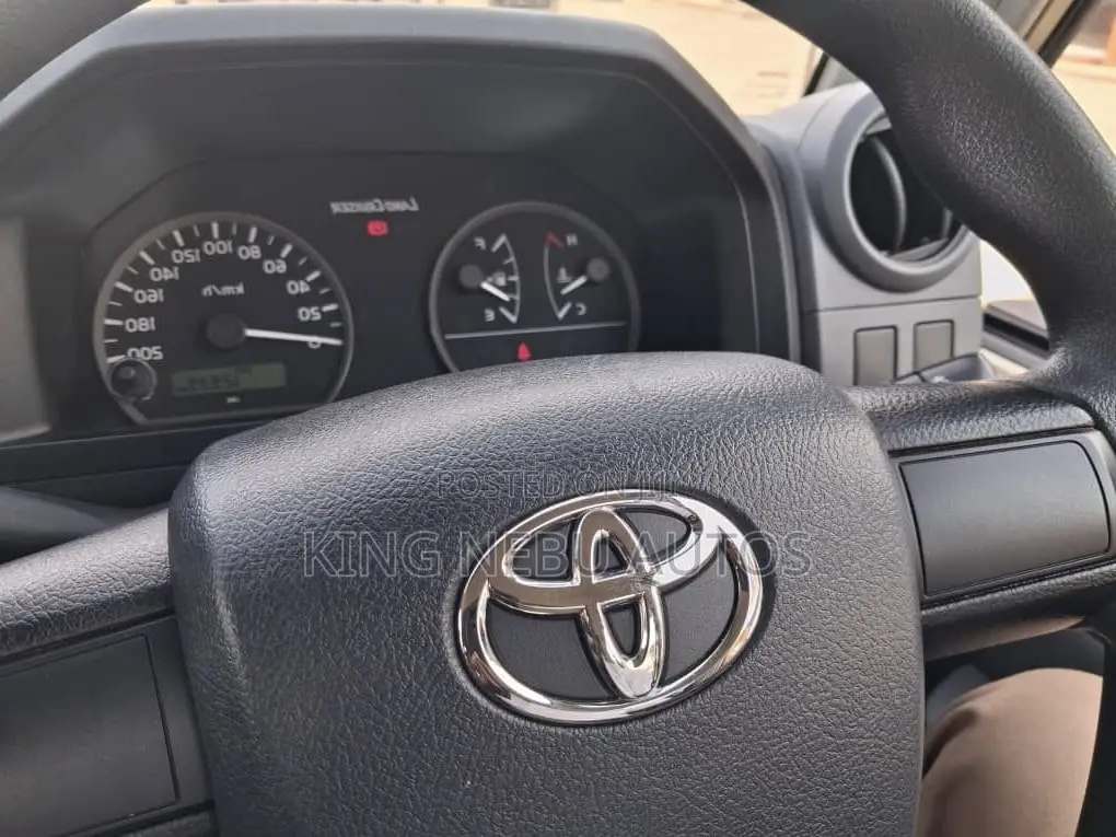 Toyota Land Cruiser 79 Series 2025 Gold
