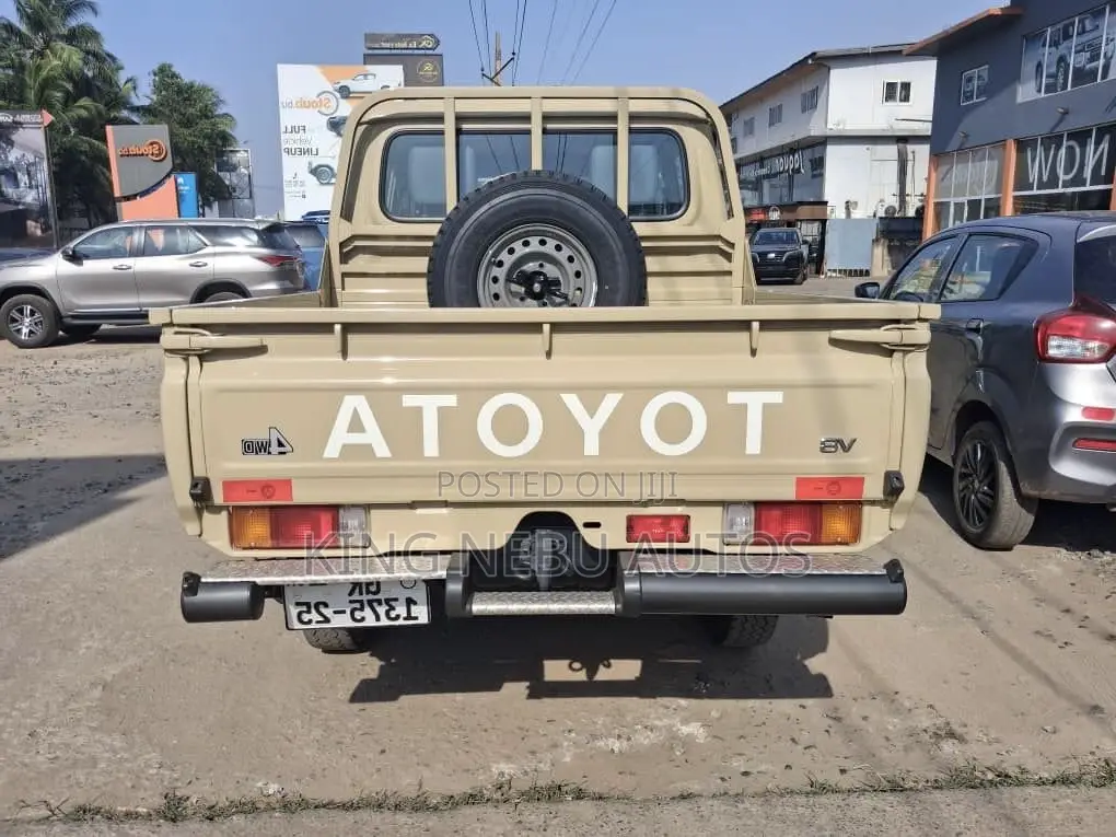 Toyota Land Cruiser 79 Series 2025 Gold