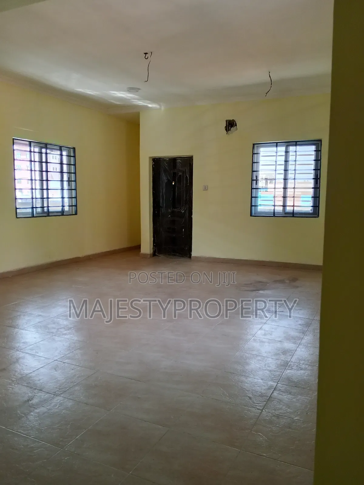 4bdrm Duplex in Shell Signboard, Spintex for rent