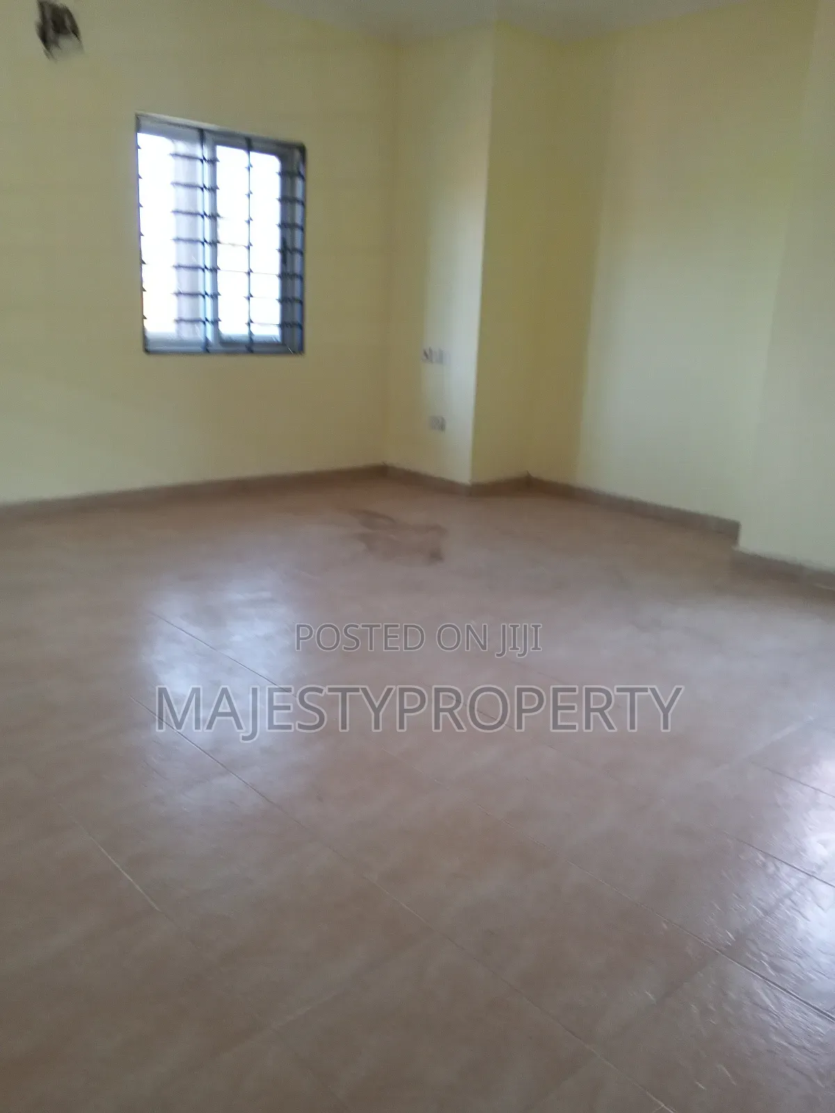 4bdrm Duplex in Shell Signboard, Spintex for rent