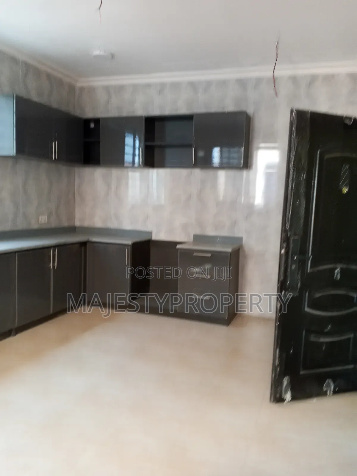 4bdrm Duplex in Shell Signboard, Spintex for rent