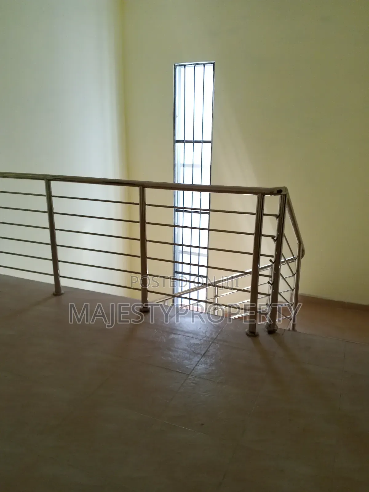 4bdrm Duplex in Shell Signboard, Spintex for rent