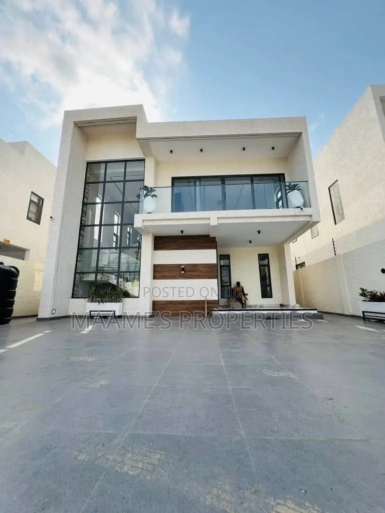 4bdrm Duplex in East Legon for sale