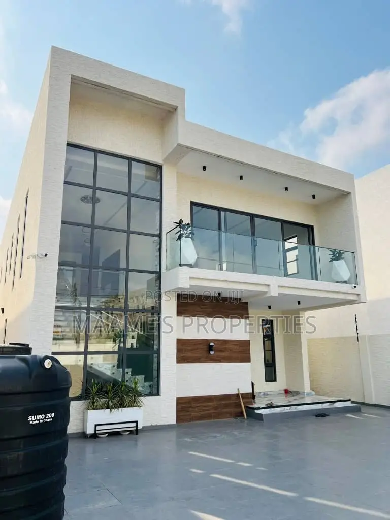4bdrm Duplex in East Legon for sale