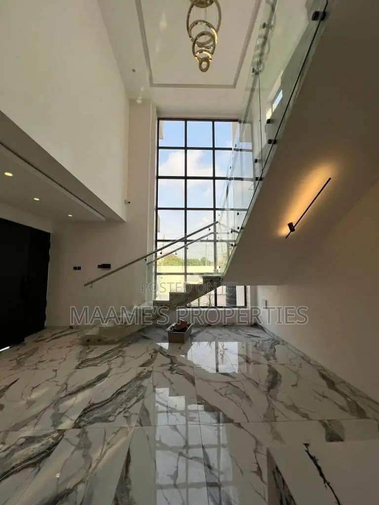 4bdrm Duplex in East Legon for sale