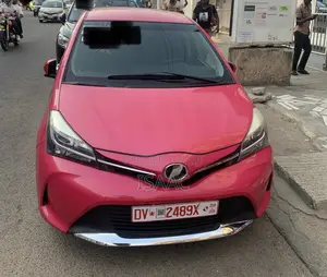 Toyota Vitz 2012 Red