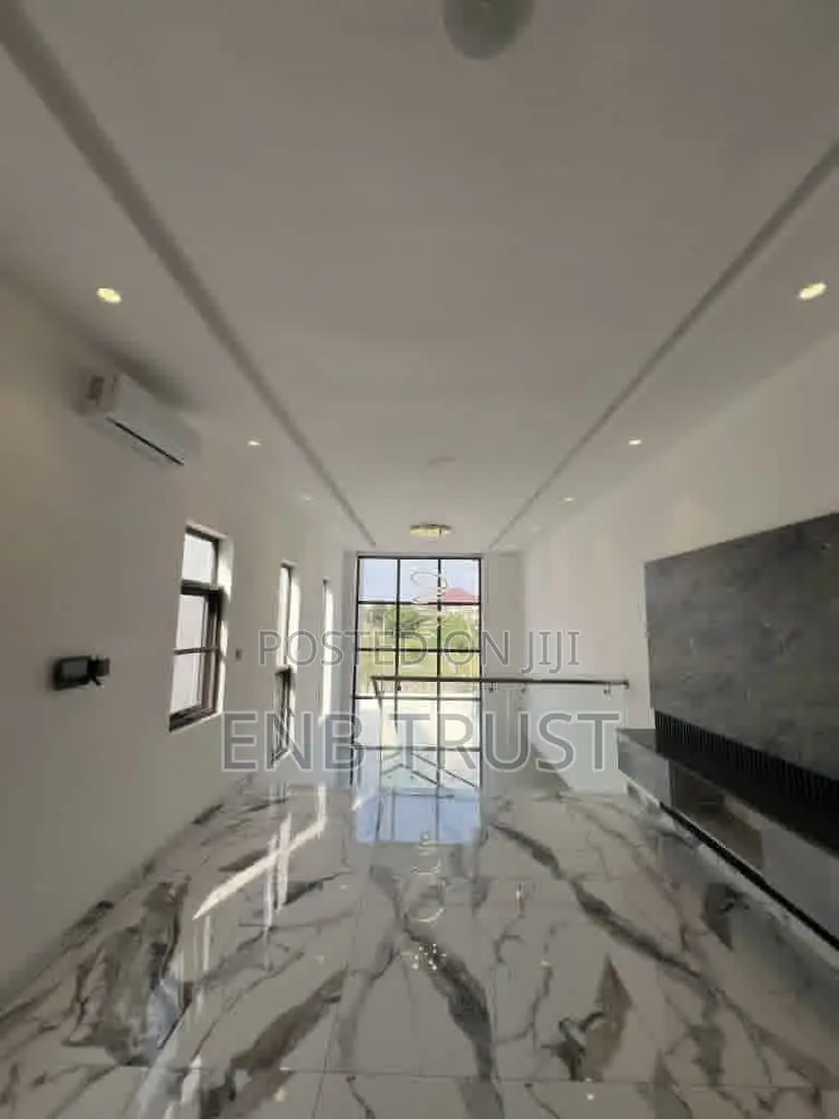 4bdrm Duplex in East Legon Hills, School Junction for sale