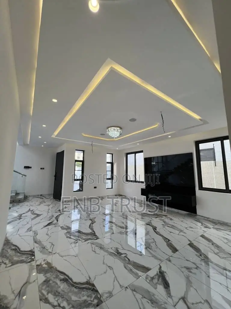 4bdrm Duplex in East Legon Hills, School Junction for sale