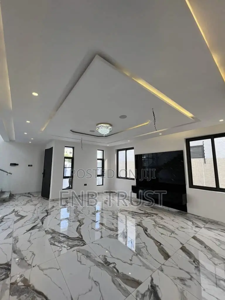 4bdrm Duplex in East Legon Hills, School Junction for sale
