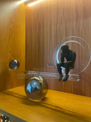 Creative Thinking Man On Balance (Glass Base)