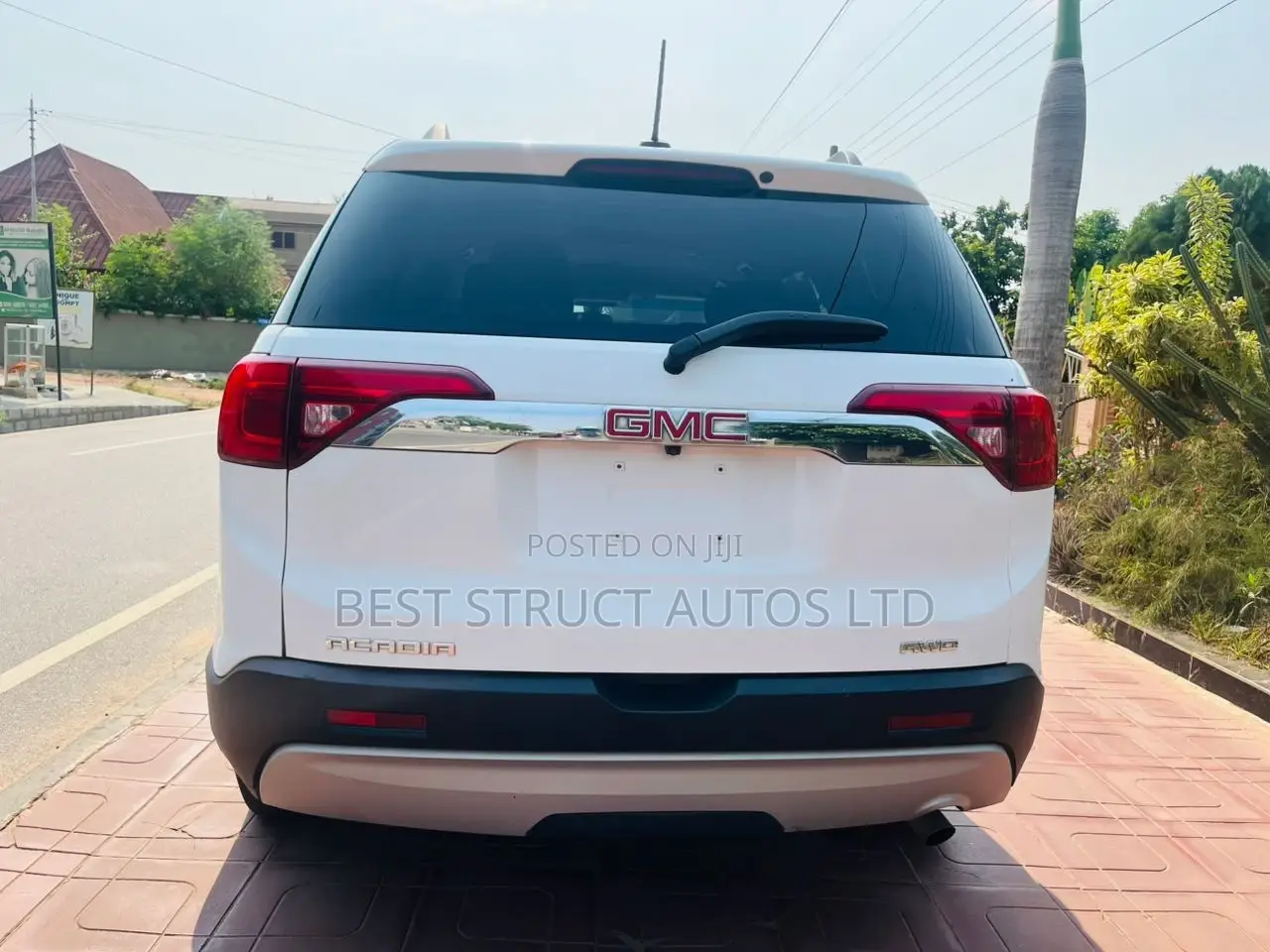 GMC Acadia SLE-1 AWD 2018 White
