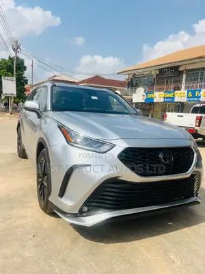 Toyota Highlander XSE AWD 2024 Silver