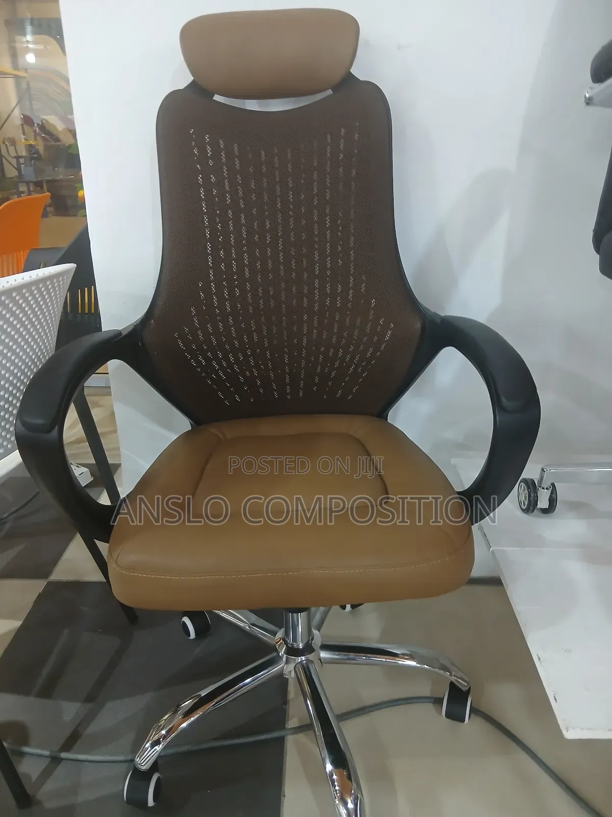 Deluxe Office Swivel Chair