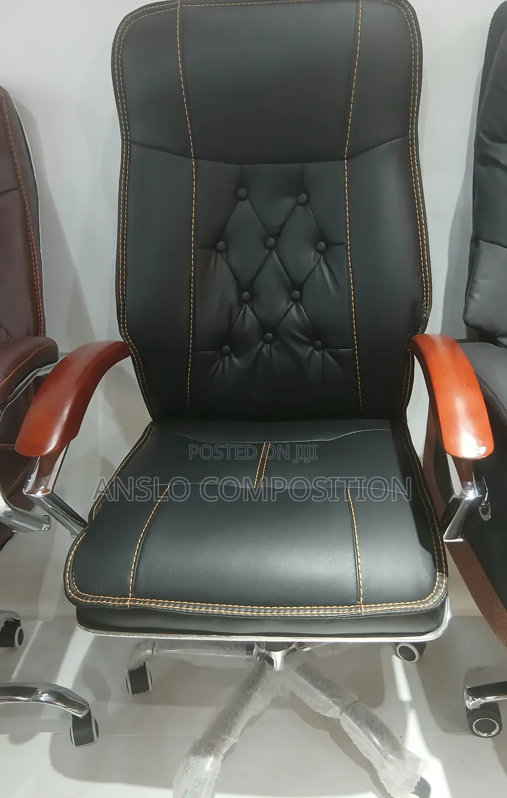 Masters Choice Swivel Chair