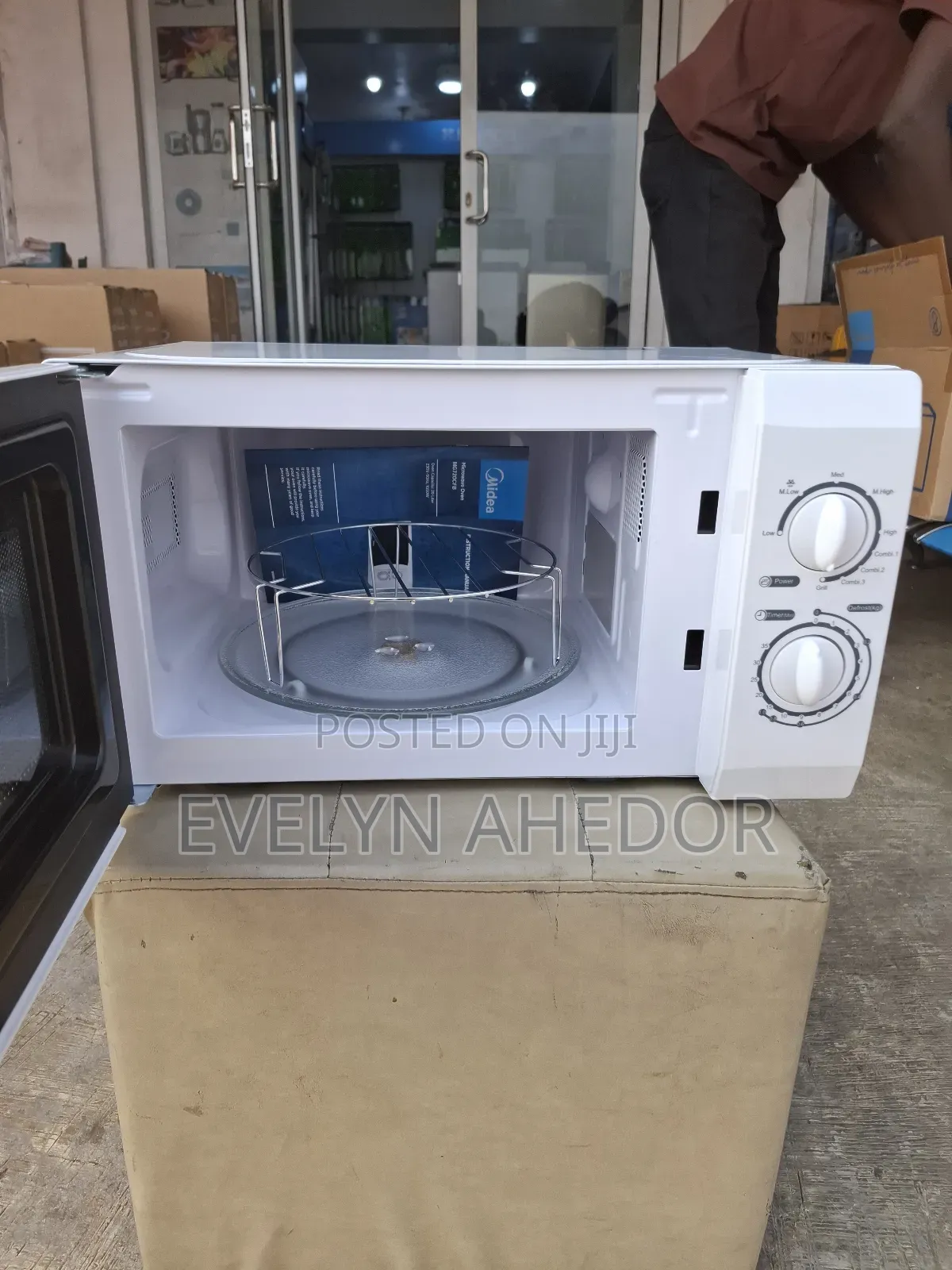 Midea 20litres Microwaven White Colour Available for Sale