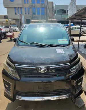 2014 Toyota Voxy Windscreen Available