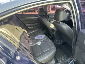 Hyundai Avante 2016 Blue