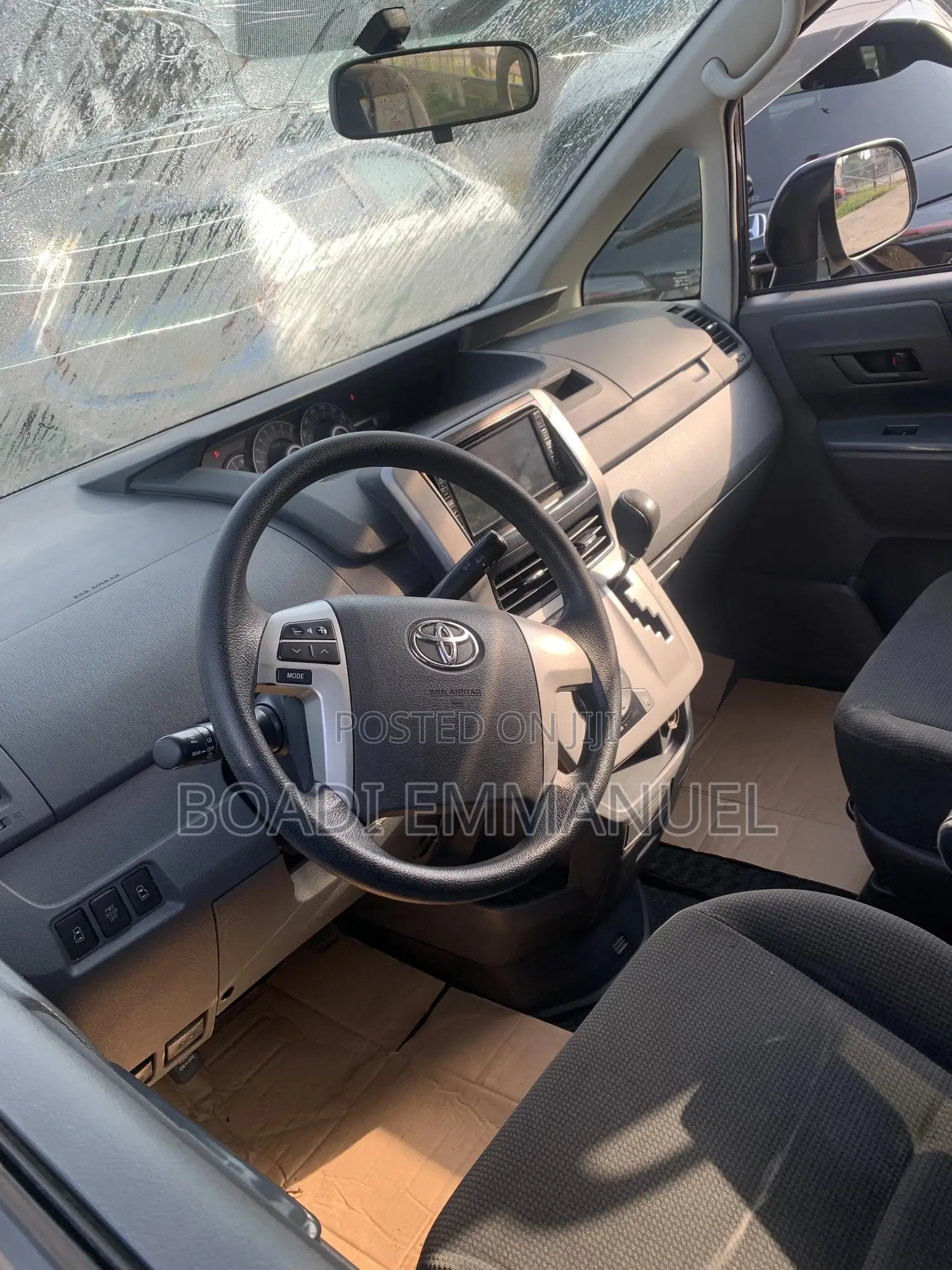 Toyota Voxy 2013 Blue