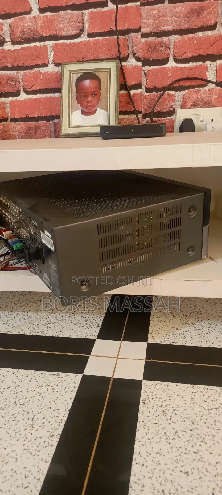 Powerful Harman Kardon Amplifly