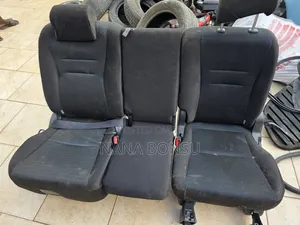 Toyota Voxy Middle Seats