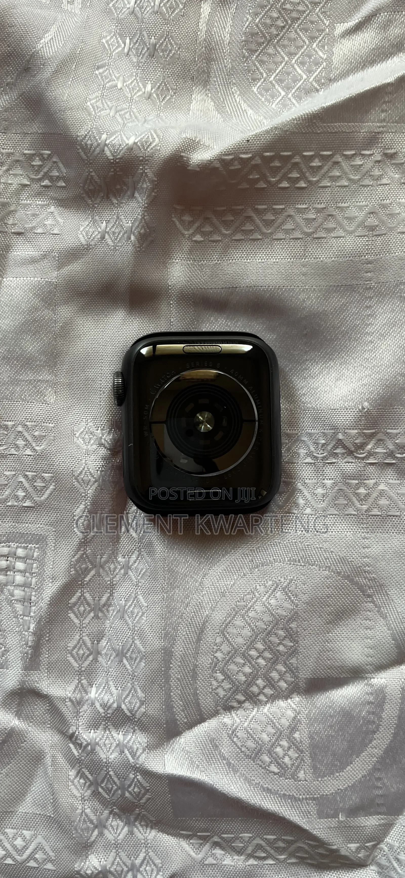 Apple Watch Series 5 40mm (Locked Icloud)
