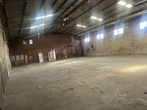10,000 SQM Warehouse at Circle for Rent.