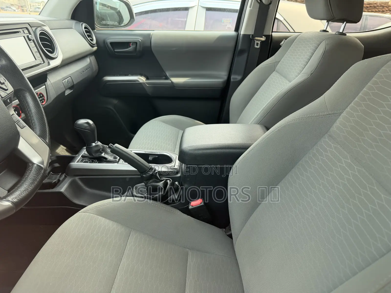 Toyota Tacoma 2017 Gray