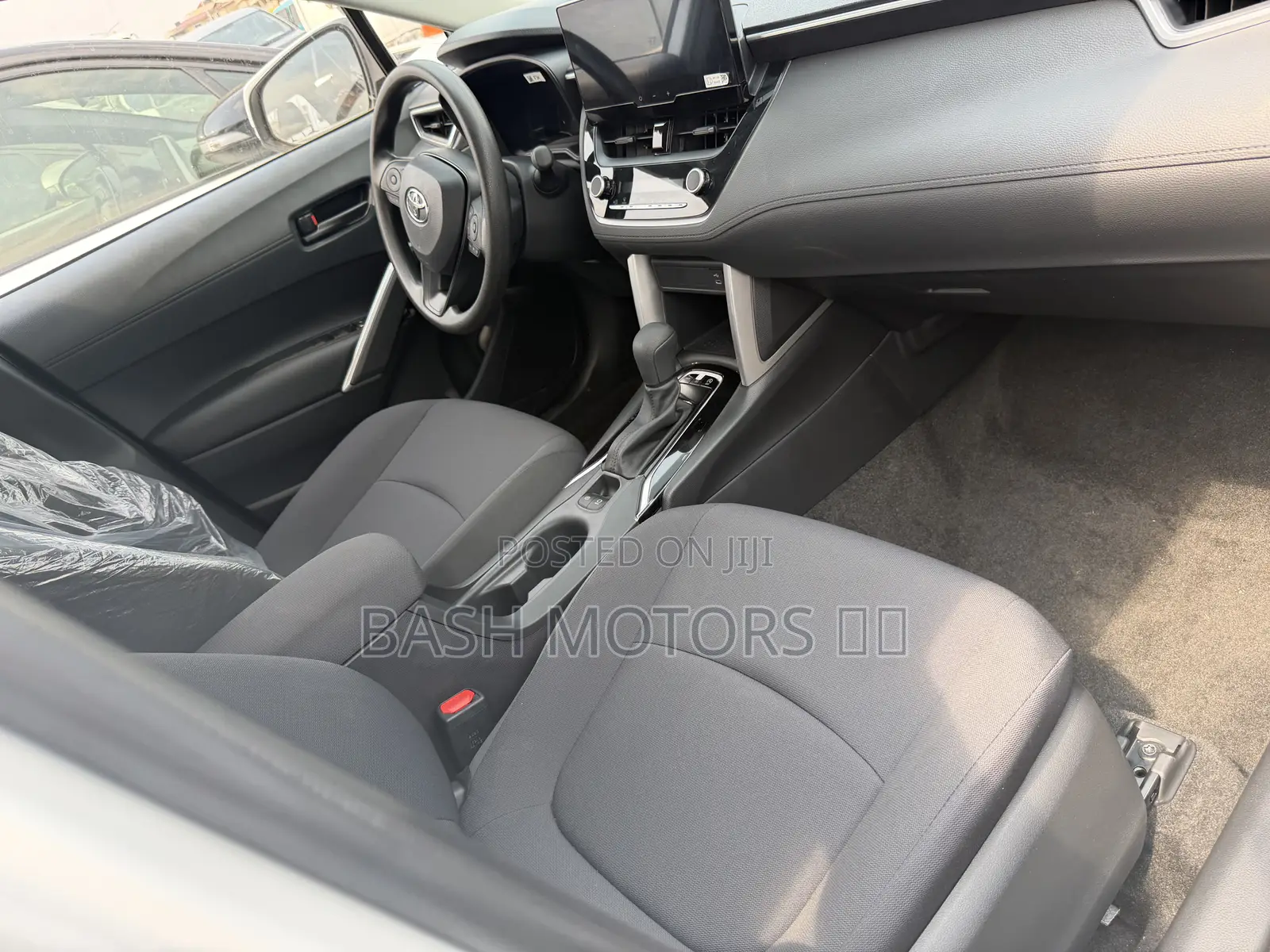 New Toyota Corolla Cross XLE 4WD 2024 White