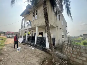 1bdrm Room & Parlour in Bee Decor & Homes, Old Ashomang for rent