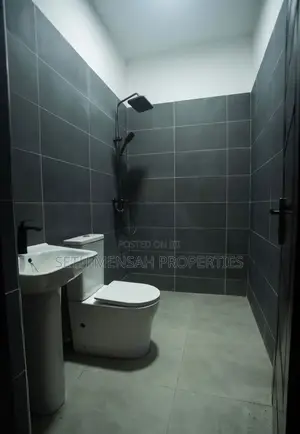 3bdrm House in Skm, Ashaley Botwe for sale