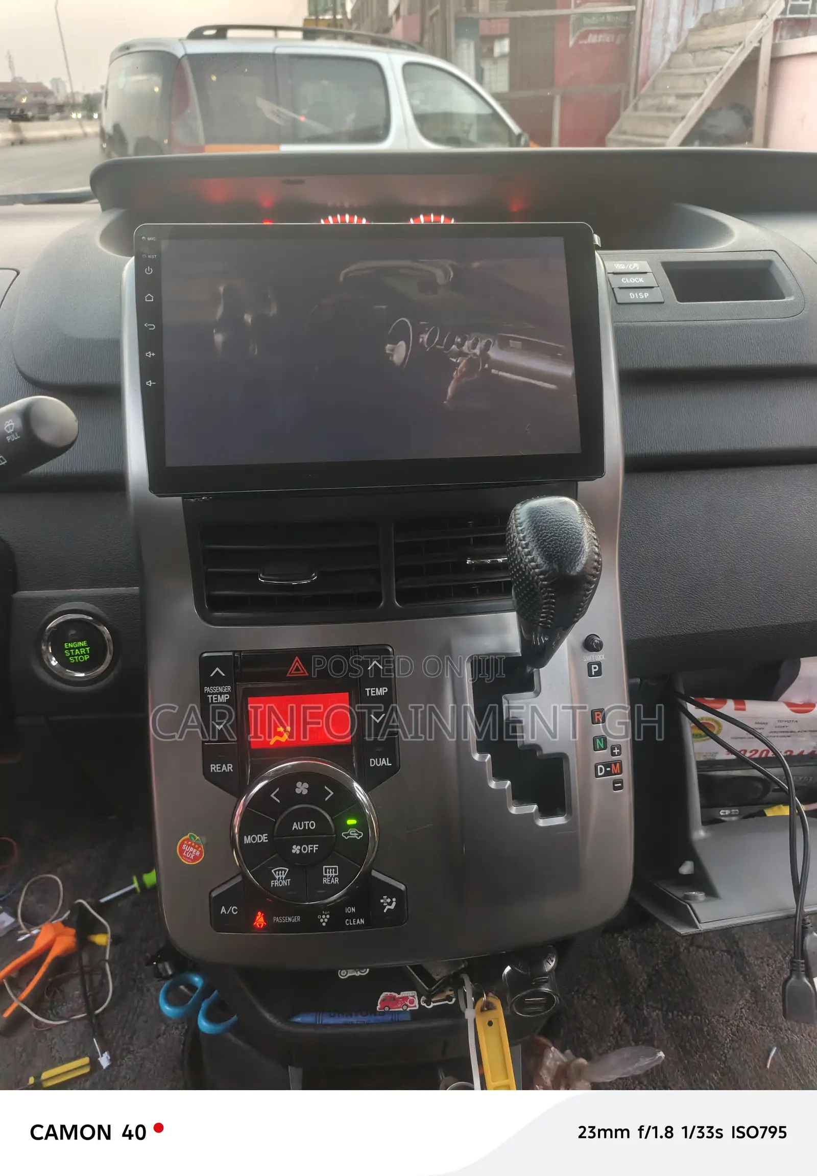 Toyota Voxy Android Screen and Reverse Camera