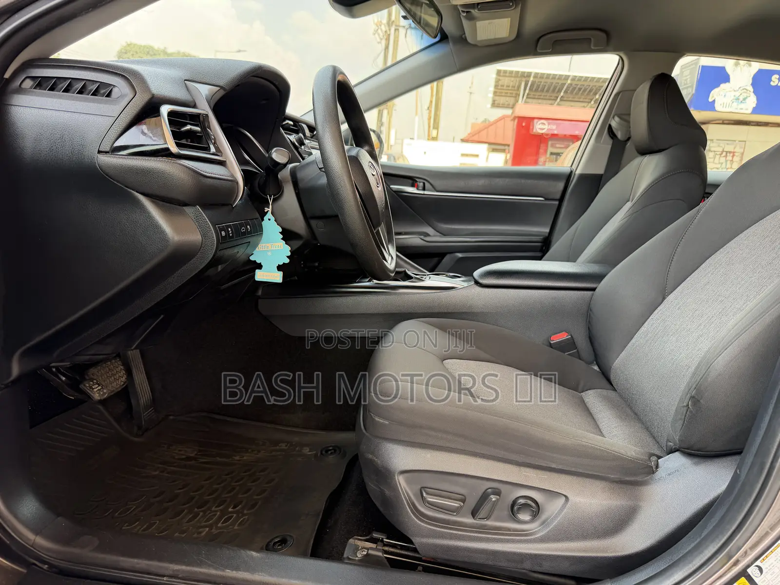 Toyota Camry 2019 Brown