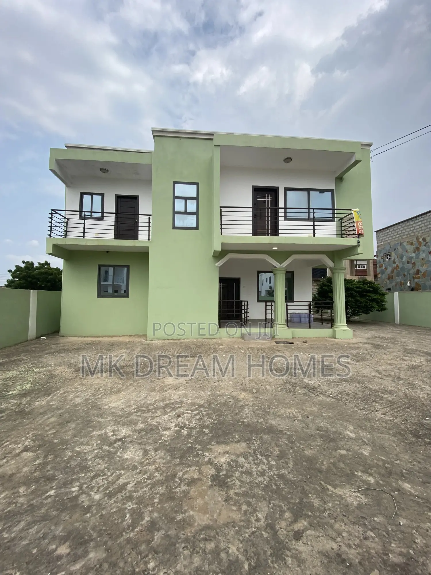 5bdrm House in Lake Side Estate for sale
