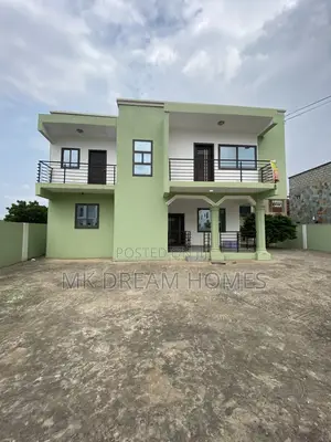 5bdrm House in Lake Side Estate for sale