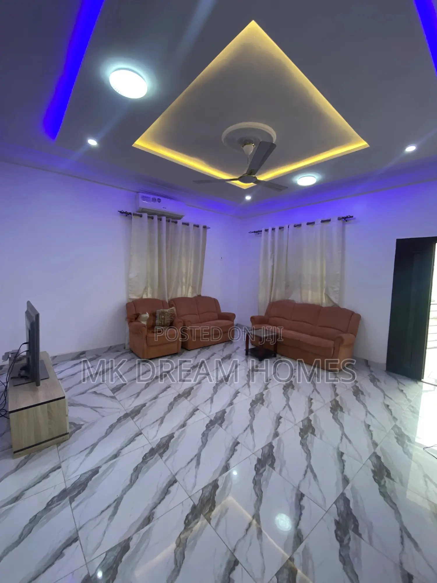 5bdrm House in Lake Side Estate for sale
