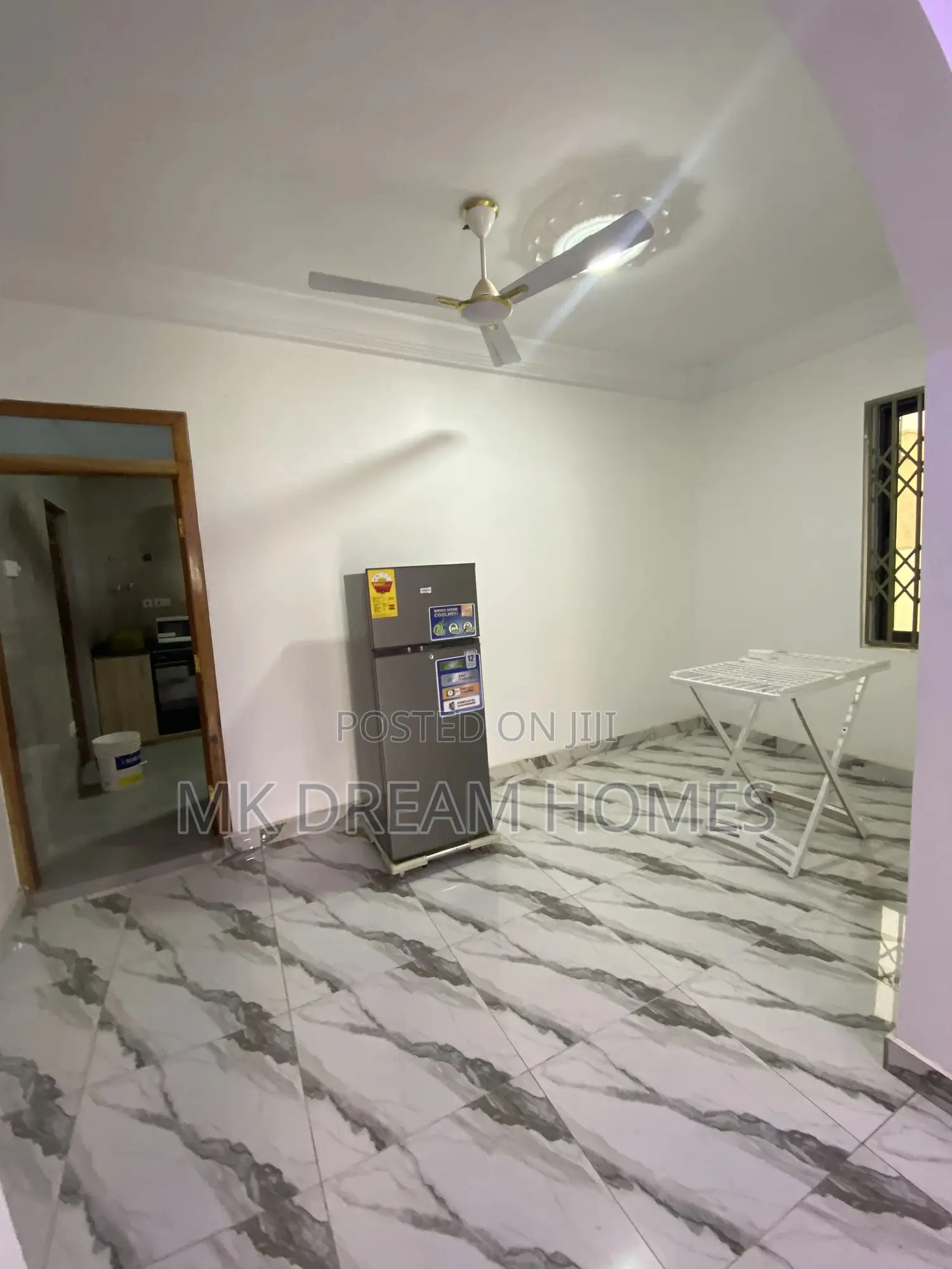 5bdrm House in Lake Side Estate for sale