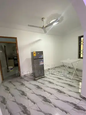 5bdrm House in Lake Side Estate for sale