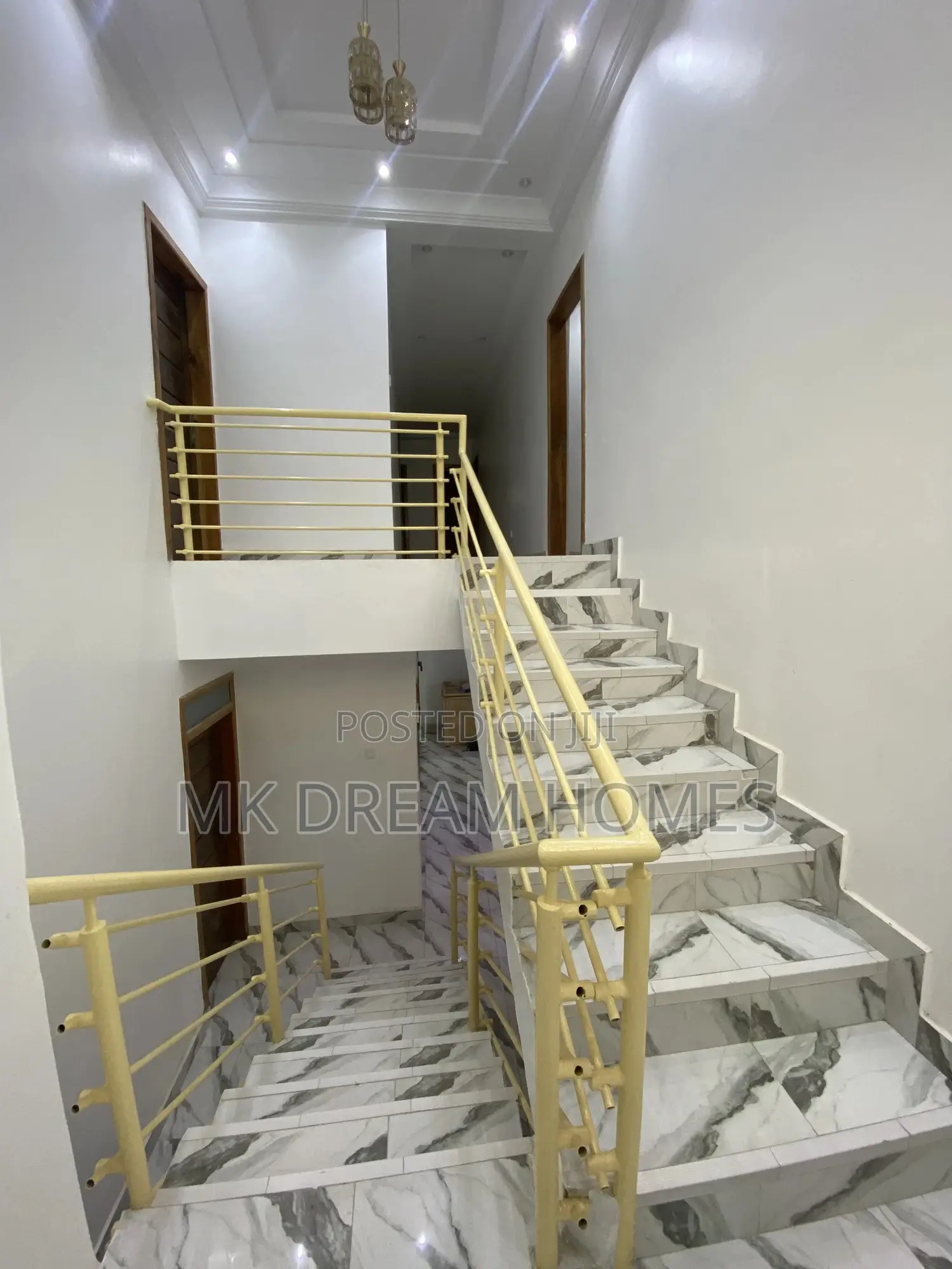 5bdrm House in Lake Side Estate for sale