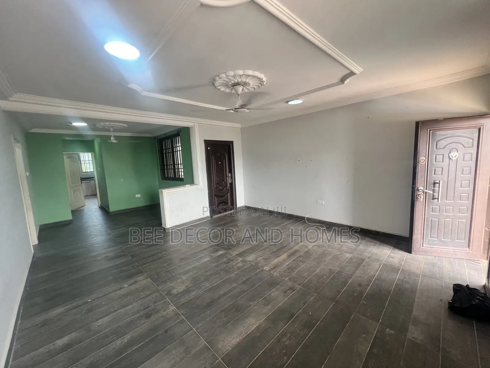2bdrm Apartment in Bee Decor & Homes, Old Ashomang for rent