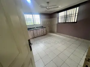 2bdrm Apartment in Bee Decor & Homes, Old Ashomang for rent