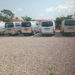 Nissan Caravan (Urvan) 2017 Silver