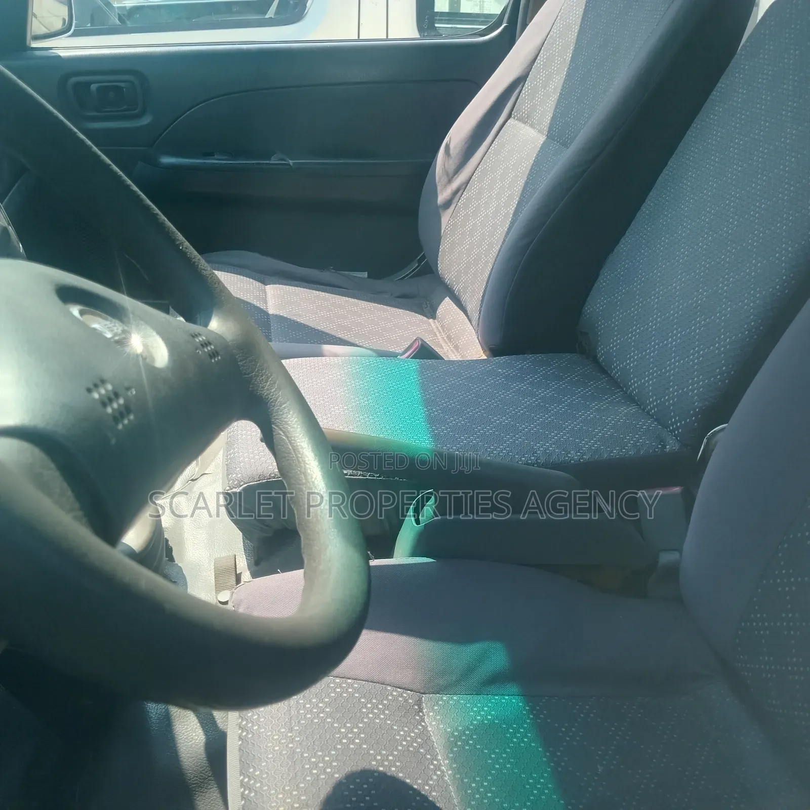 Nissan Caravan (Urvan) 2017 Silver