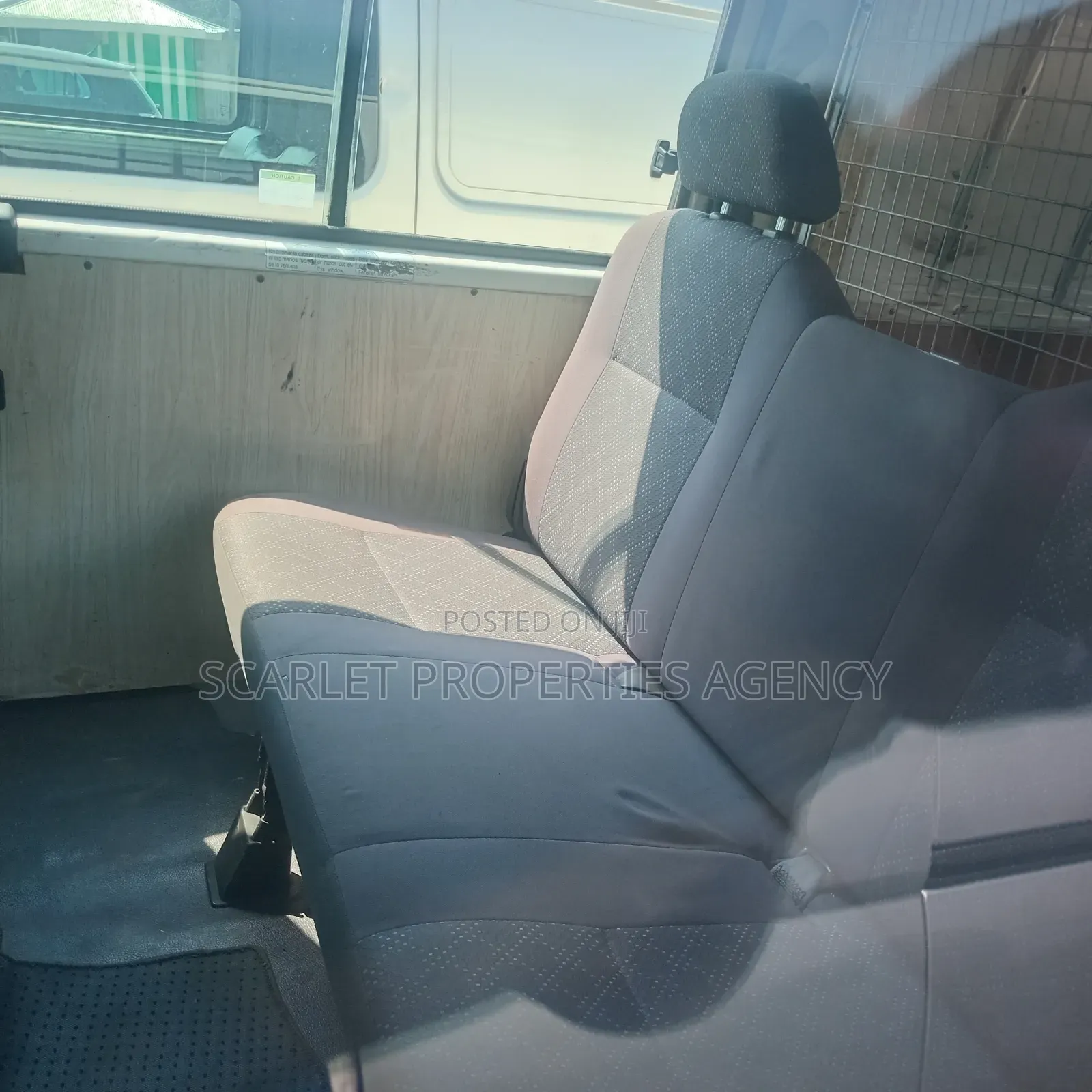 Nissan Caravan (Urvan) 2017 Silver